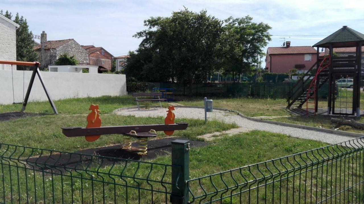 Apartments Eliva Умаг Екстериор снимка